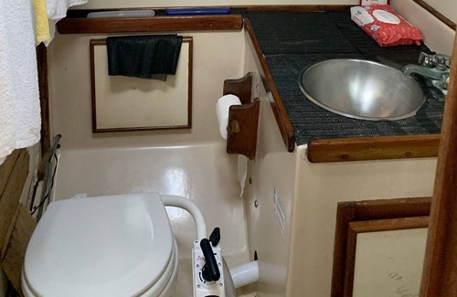 New Town Boat Rental | Unique stay aboard 40ft Sailing Yacht