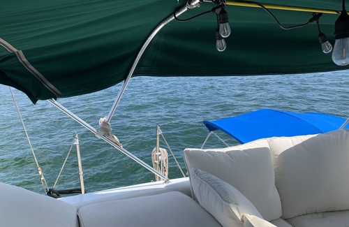 New Town Boat Rental | Unique stay aboard 40ft Sailing Yacht