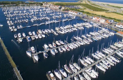 Ouddorp Boat Rental | Unique Stay on a Moored Sailing Yacht