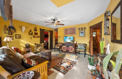 Pompano Beach Villa | Unique super cozy,Bohemian Paradise with Heated Pool and positive energy