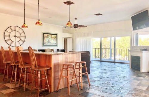 Sebastian Hotel | Unique Top-Floor Penthouse - 3BR/3BA - Panoramic Views - Boutique Hotel Setting