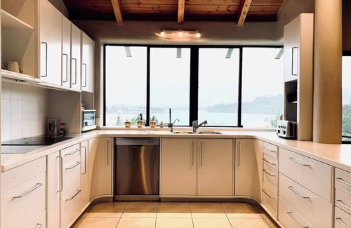 Beach Haven House | Unique Waterfront Retreat