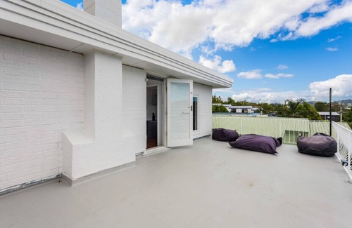 Henderson Apartment | Unit 3, 1/31 Rangeview Road, Sunnyvale, Auckland 0612