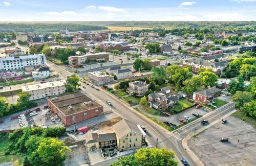 Clarksville House | Unit #5 638 Madison St