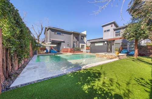 MLK House | Unit B Cute 2 bed 2 bath private home with shared pool
