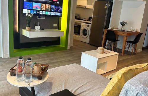 Chidlom Apartment | Unit Langsuan BTS Chidlomn2Bedroom Apartment in the Heart of Bangkok with Wi-Fi