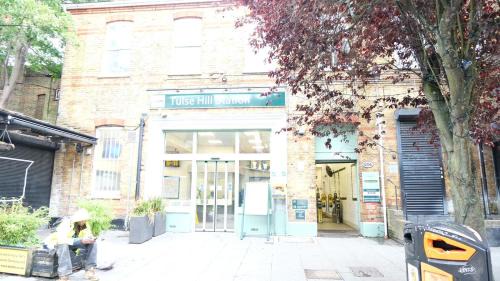 Barnes House | Unity House