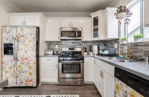 East Hollywood Apartment | Universal Hollywood Charming Condo King KTown