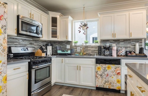 East Hollywood Apartment | Universal Hollywood Charming Condo King KTown