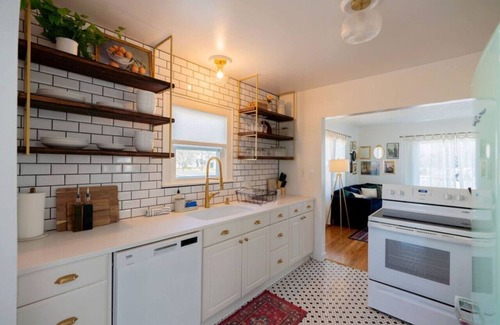 University Heights House | University Home|Close to Nob Hill