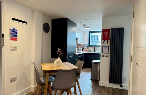 Truro Apartment | Uno in the City