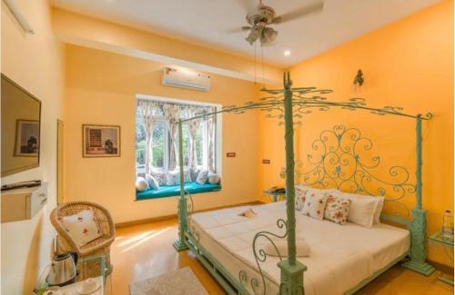 Lake Swaroop Sagar Hotel | Unplan - By the lake