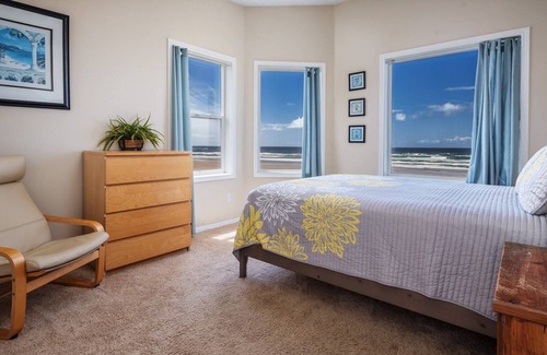 Tierra Del Mar House | Unrivaled Oceanfront Retreat With 180 Degree Epic Views of Two Capes, Pet Friendly, Open Floor Plan