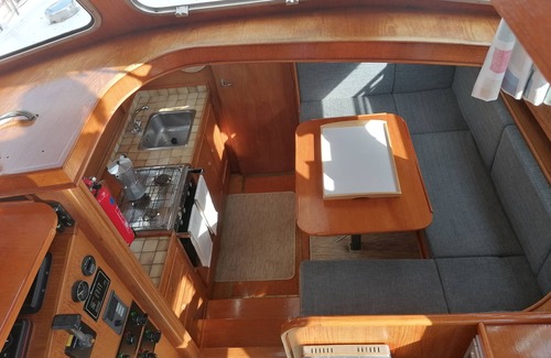 Cognac Boat Rental | Unusual accommodation, 5 minutes from the station and all the must-see sites.