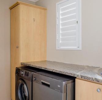 Stompneusbaai Villa | Unwind@167- Golden Mile