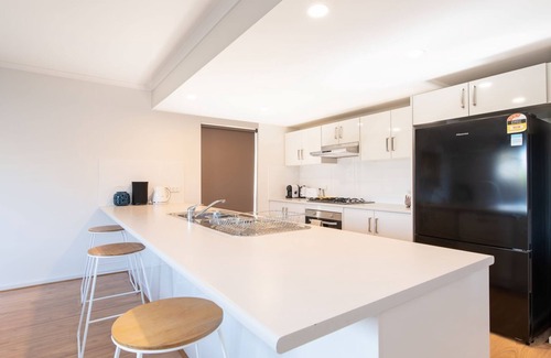 Kilburn House | Unwind @ Adelaide City Condo
