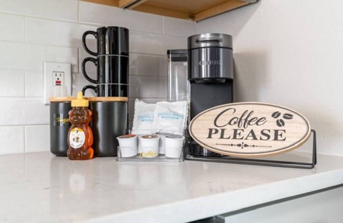 Westside House | Unwind Cottage | Furnished 3BR | Pet-Friendly | Midterm Rental | Yard + Patio