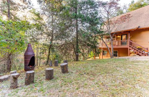 Unaka House | Unwind Fireside and Game Room Fun! Warne Mtn Escape