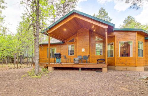 Pinetop House | Unwind Fireside! Home 30 Mi to Sunrise Ski Resort