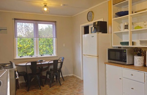 Tolaga Bay House | Unwind Here Reset & Recharge FREE WiFi+Netflix