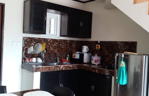 Batangas City Apartment | Unwind in Batangas City: Santa Rita Townhouse Gem