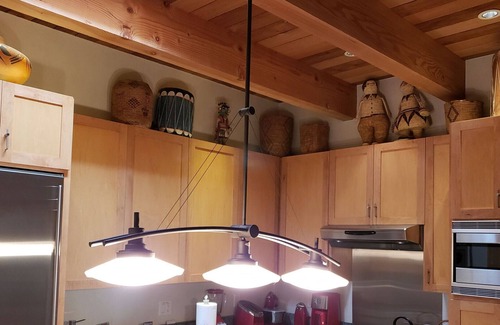 Historic Eastside Condo | Unwind in solitude, bask in relaxation, enjoy convenience — near Canyon Road