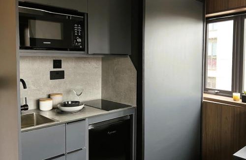 Thorpe Satchville Apartment | Unwind in Style, One-Bedroom Haven 3C Close to DMU