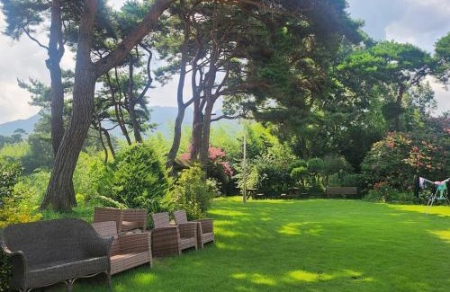 Gunseo House | Unyujae Hanok Pension