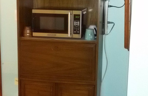 Oakley Apartment | UP AND RUNNING! 5 star property since 2017! Convenient~Comfy~Private~Clean