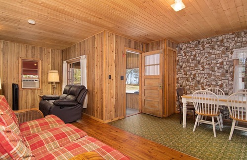 Lake Edward Township Cabin | Up North Resort Located on Beautiful Pelican Lake in Nisswa, MN!