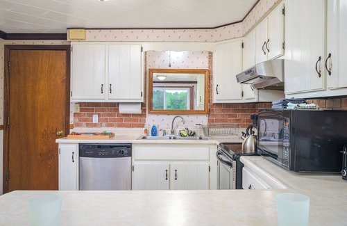 Rumely House | UP Sunrise Cottages #1 - Family Friendly Resort