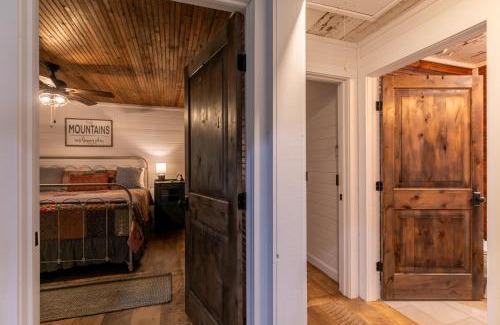 Linville House | Up the Creek