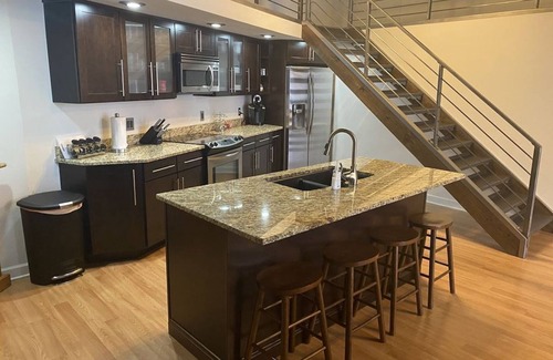 Downtown Nashville Condo | Up to 50% off! Spacious & Clean Loft! Downtown right out the Front Door