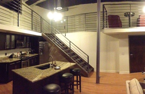 Downtown Nashville Condo | Up to 50% off! Spacious & Clean Loft! Downtown right out the Front Door