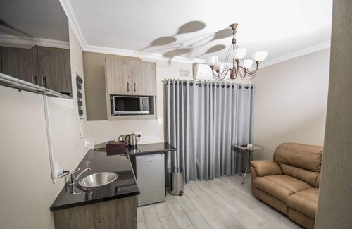 Boksburg House | Up21 Guesthouse