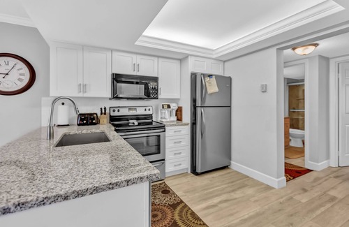 Jupiter Condo | Updated 2 Bedroom Condo in Jupiter Beach Ocean Racquet with Short walk to Beach