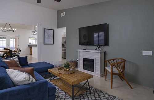 Cortaro House | Updated 4 bed/2 Bath House w/ Pool/Spa close to Sombrero Peak!