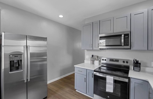 Columbus House | Updated 4BR/2.5BA Townhome, 5-Min Walk to Nationwide Children’s Hospital