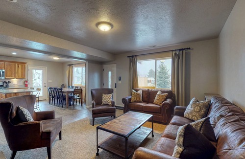 Garden City Cabin | Updated Bear Lake cabin with game room & new swing set - walk to town