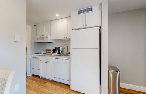 Wells House | Updated condo 1 mile to beach w/pool, hot tub, tennis & access to EV chargers!