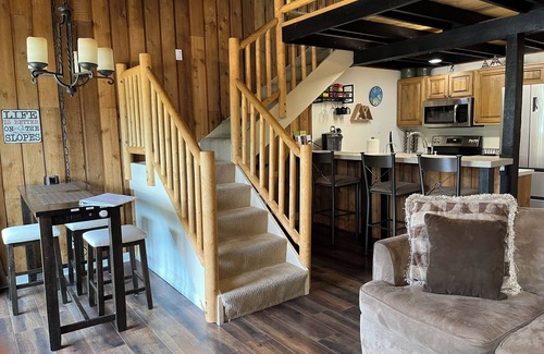 Brian Head Condo | Updated Condo, 1GB WiFi, Fireplace, Balcony, Views! Across from Giant Steps