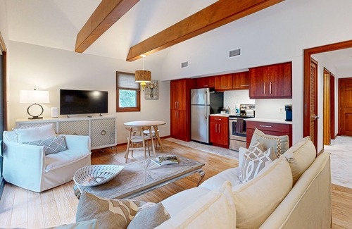 West Beach Village Condo | Updated Condo with shared tennis, close to Freshfields Village and beach