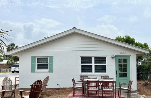 Santa Rosa Beach House | Updated Cottage on 30A, Short Walk to Beach