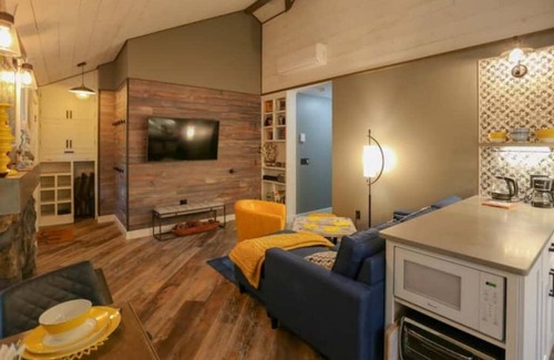 Chester Cottage | Updated cottage "Beriozka" on Cedar Lake