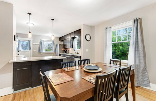North End House | Updated Craftsman with spacious backyard, high-speed WiFi, & great location