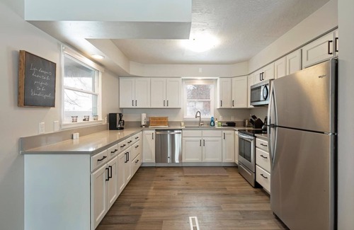 Missoula House | Updated family home in the Lewis & Clark neighborhood. Close to UM and the Hip Strip!