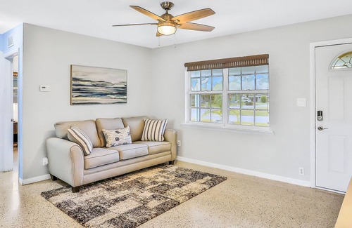 South Pinellas Community Council House | Updated home on a corner lot with a private pool - short drive to the beach