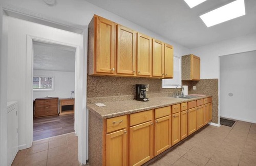 Hyde Park House | ~Updated Home Sleeps 8 Near NAS Jax~