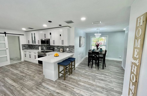 Bayhaven House | Updated House! 3 minutes to Beach Access