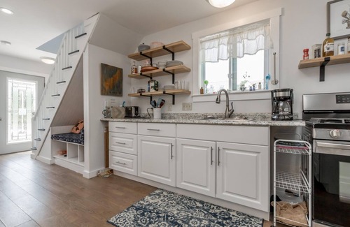 Long Island Cottage | Updated Long Island Maine Cottage